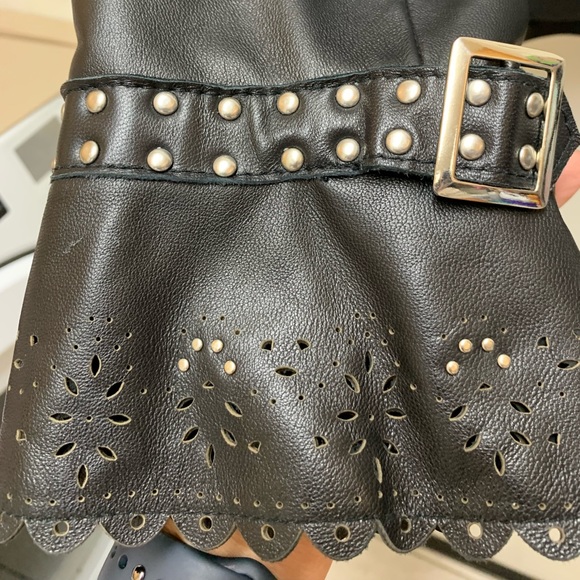 Pamela McCoy black leather jacket with studs and buckles in size M - Picture 8 of 9
